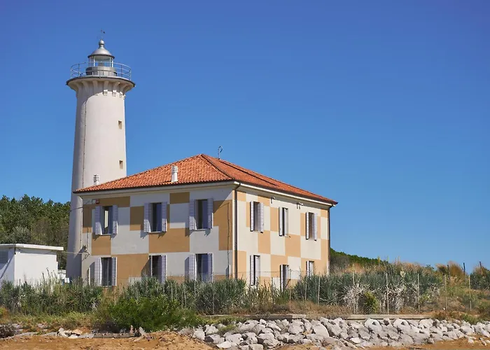 Flat Near The Beach, Perfect For Up To 6 Guests Lägenhet